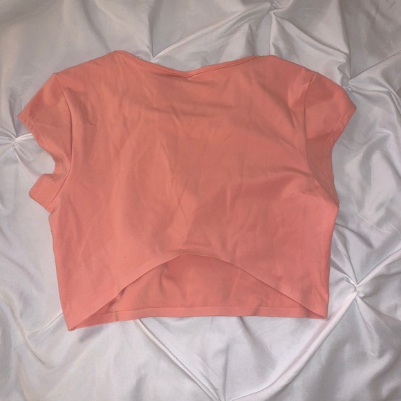 Gymshark Crop T-Shirt - Picture 2 of 3